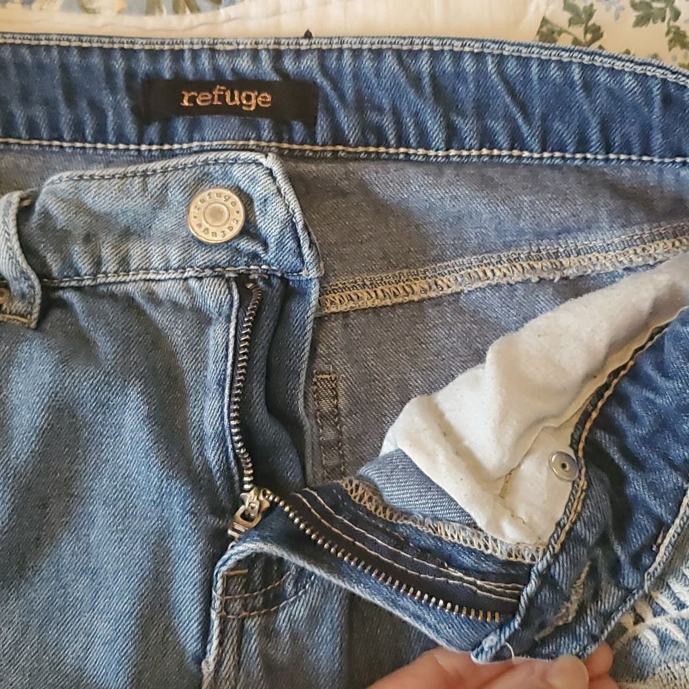 Refuge Floral Embroidered Cropped Jeans Size 2 - Picture 5 of 7